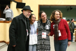 Ruas, Heloísa, Fernanda e Luciana (Débora Birck)
